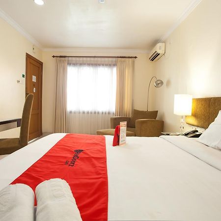 Reddoorz Premium @ Raya Nginden Hotel Wonocolo Ngoại thất bức ảnh