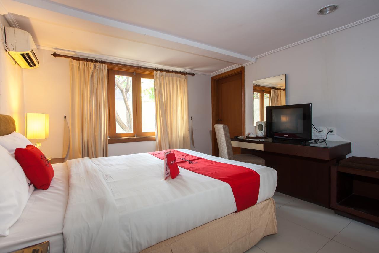 Reddoorz Premium @ Raya Nginden Hotel Wonocolo Ngoại thất bức ảnh
