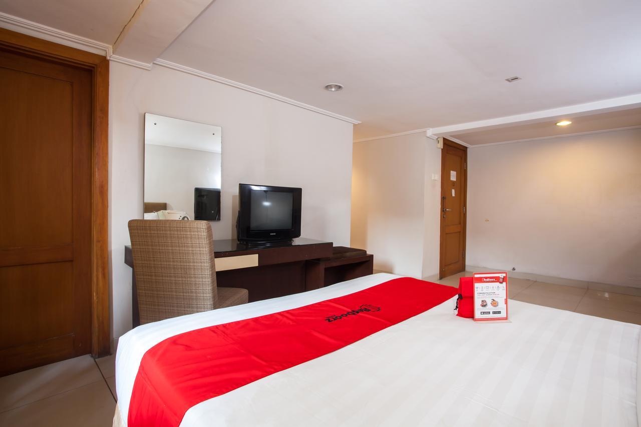 Reddoorz Premium @ Raya Nginden Hotel Wonocolo Ngoại thất bức ảnh