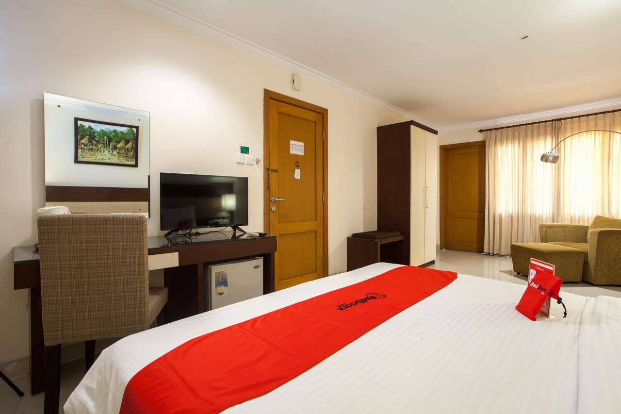 Reddoorz Premium @ Raya Nginden Hotel Wonocolo Ngoại thất bức ảnh
