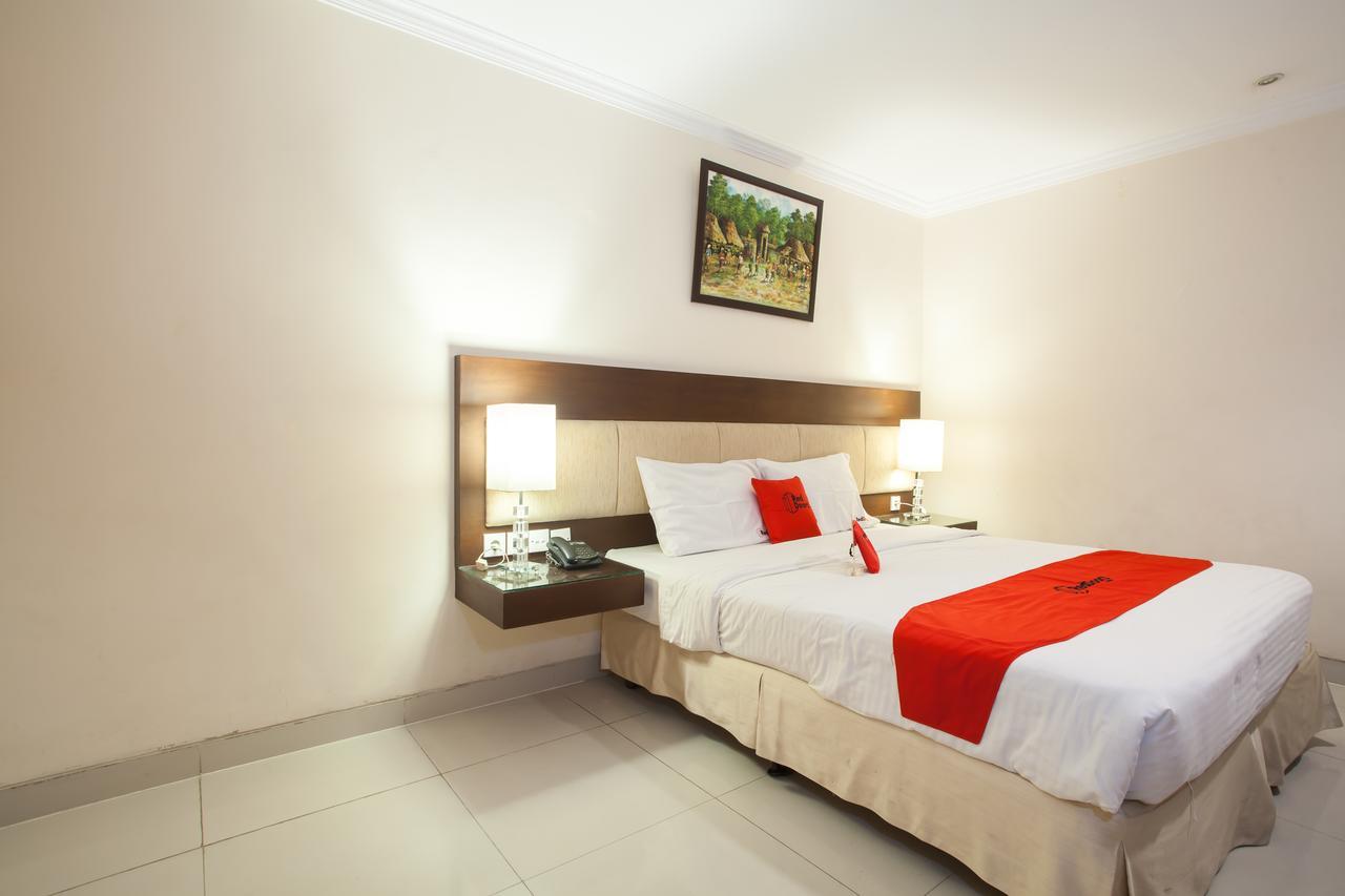 Reddoorz Premium @ Raya Nginden Hotel Wonocolo Ngoại thất bức ảnh